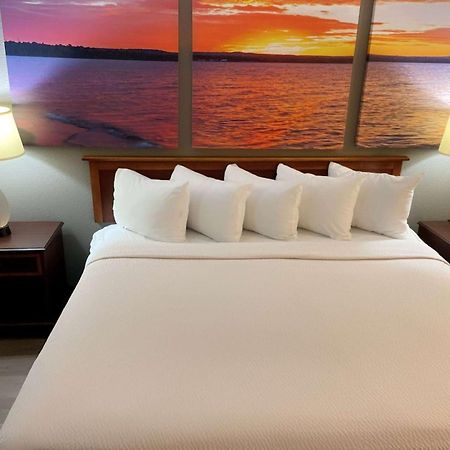 Days Inn & Suites By Wyndham Stevens Point Kültér fotó