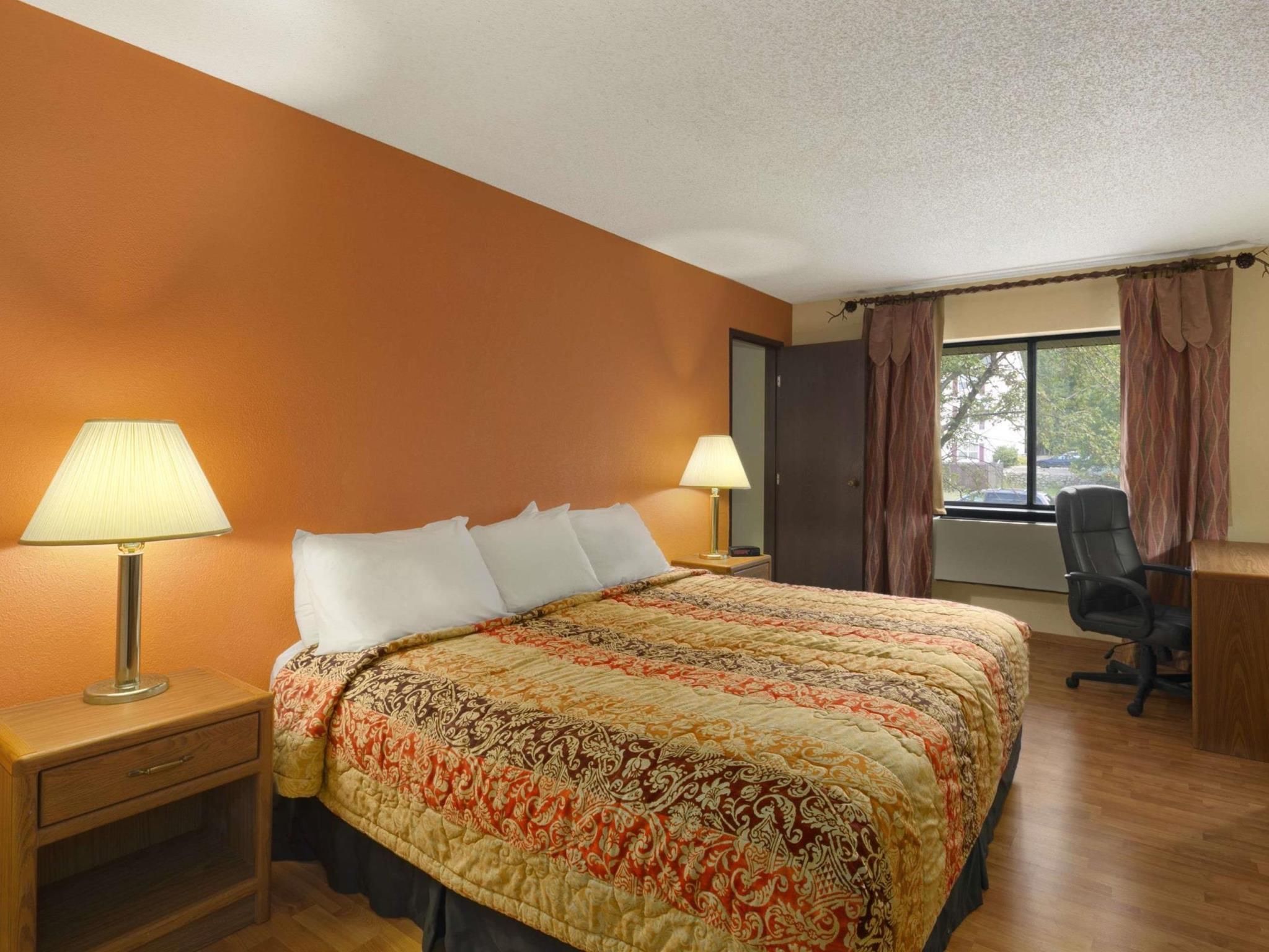 Days Inn & Suites By Wyndham Stevens Point Kültér fotó