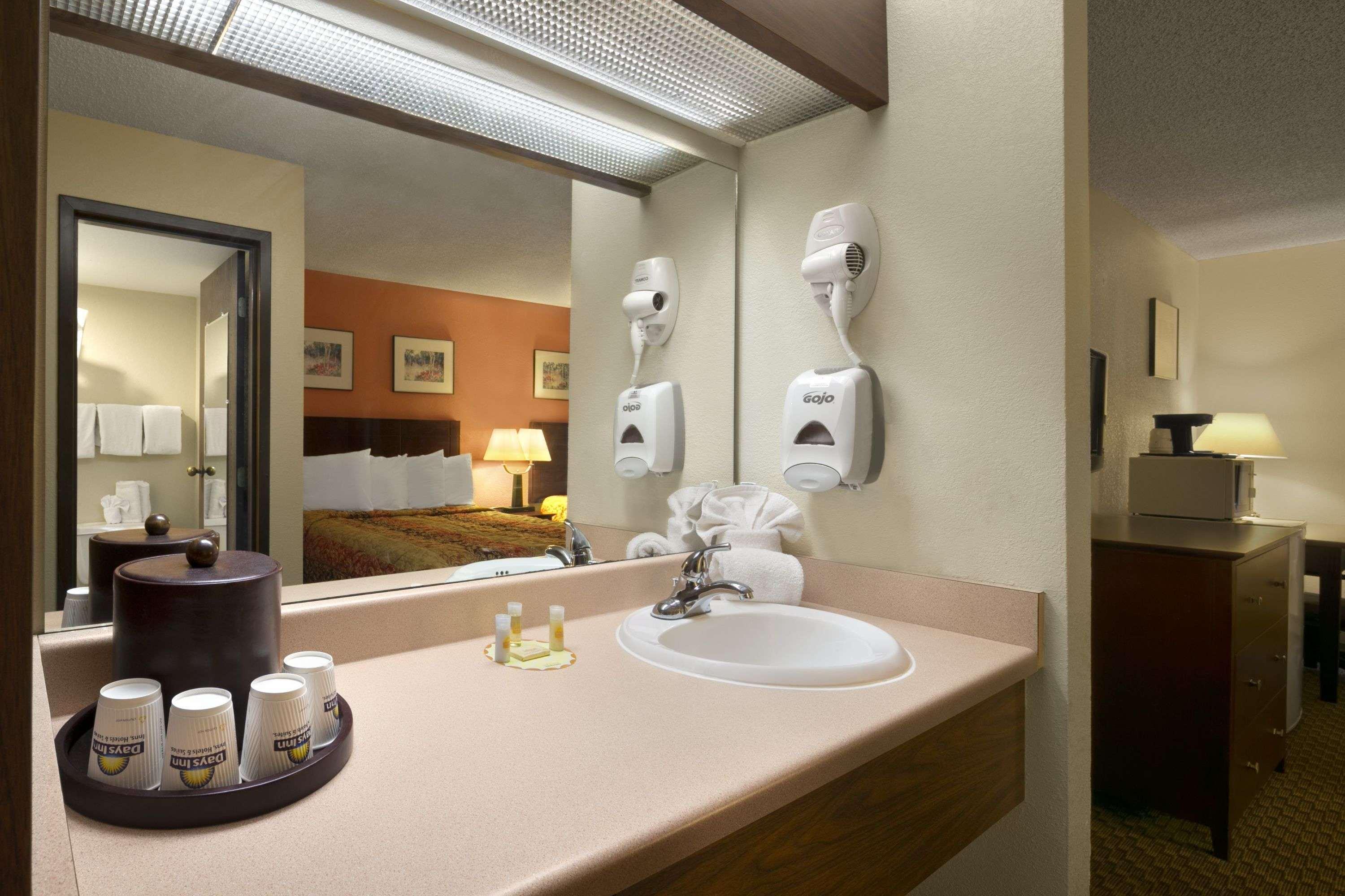 Days Inn & Suites By Wyndham Stevens Point Kültér fotó