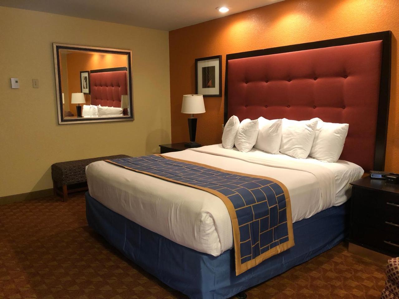 Days Inn & Suites By Wyndham Stevens Point Kültér fotó