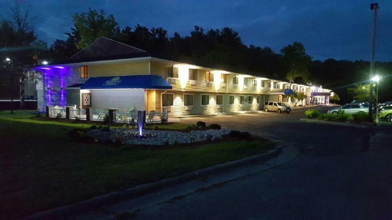 Days Inn & Suites By Wyndham Stevens Point Kültér fotó